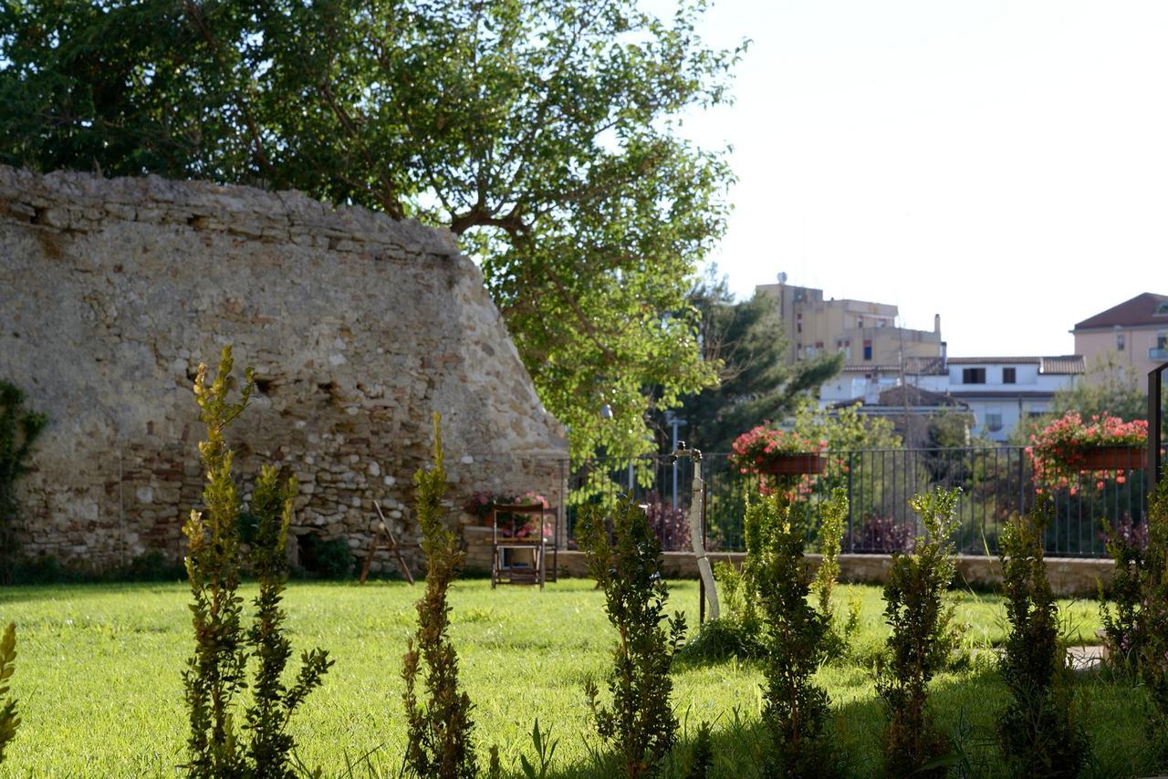 Bed and Breakfast Torre Della Loggia - Dimora Storica - Ortona Zewnętrze zdjęcie